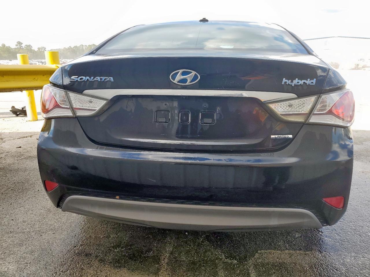 HYUNDAI SONATA HYBRID