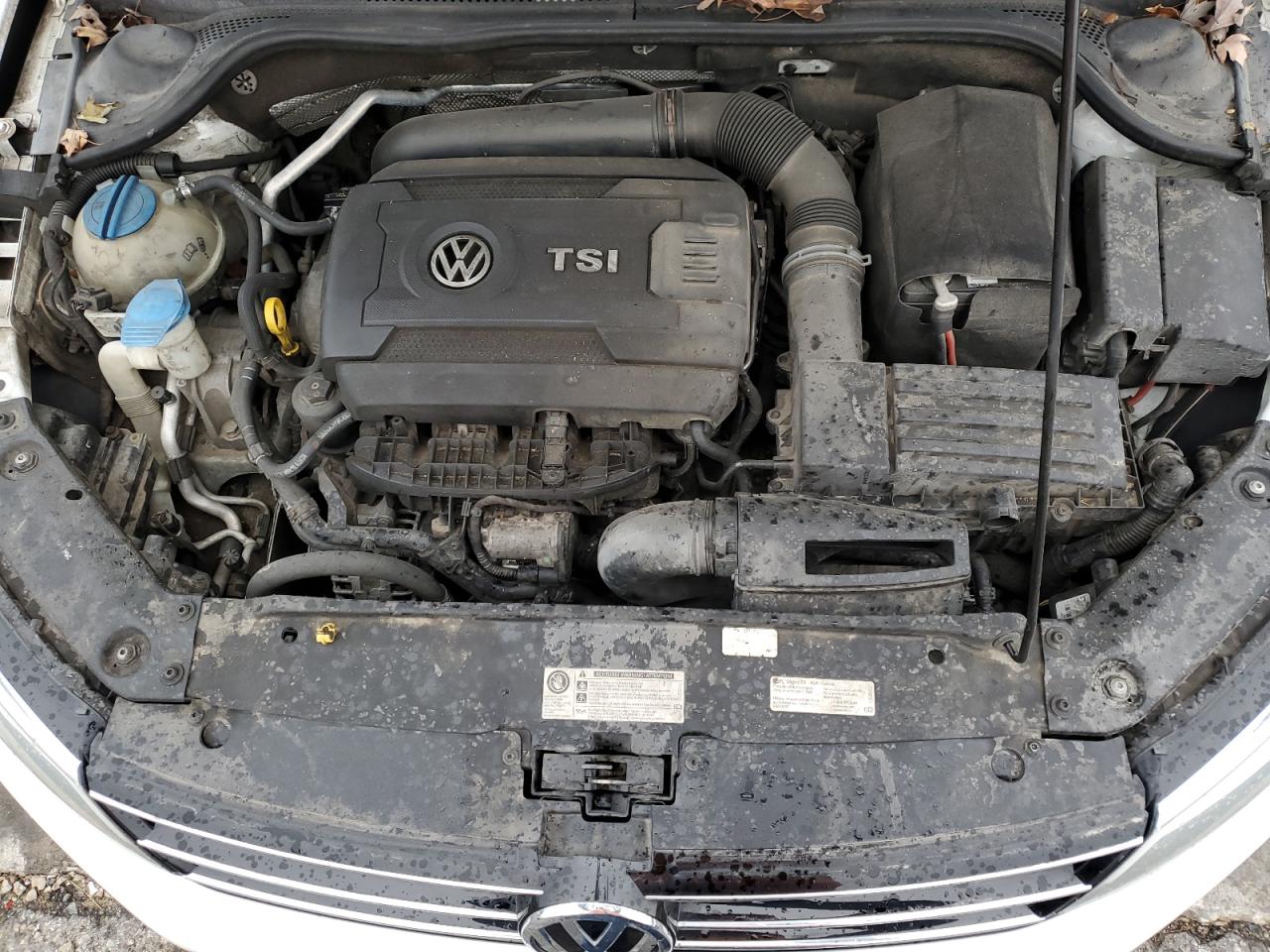 VOLKSWAGEN JETTA SE