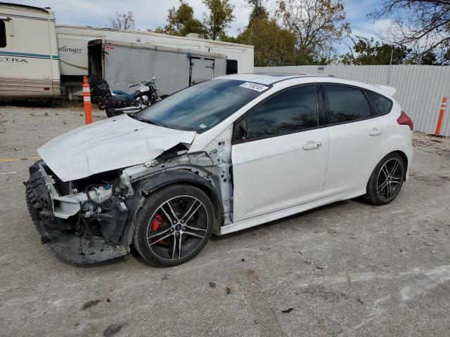 Global Auto Auctions: 2016 FORD FOCUS ST