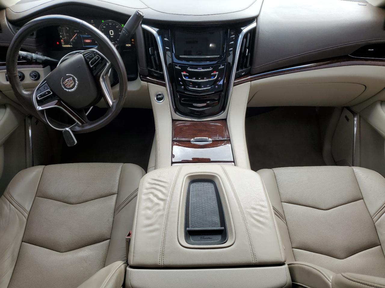 CADILLAC ESCALADE LUXURY