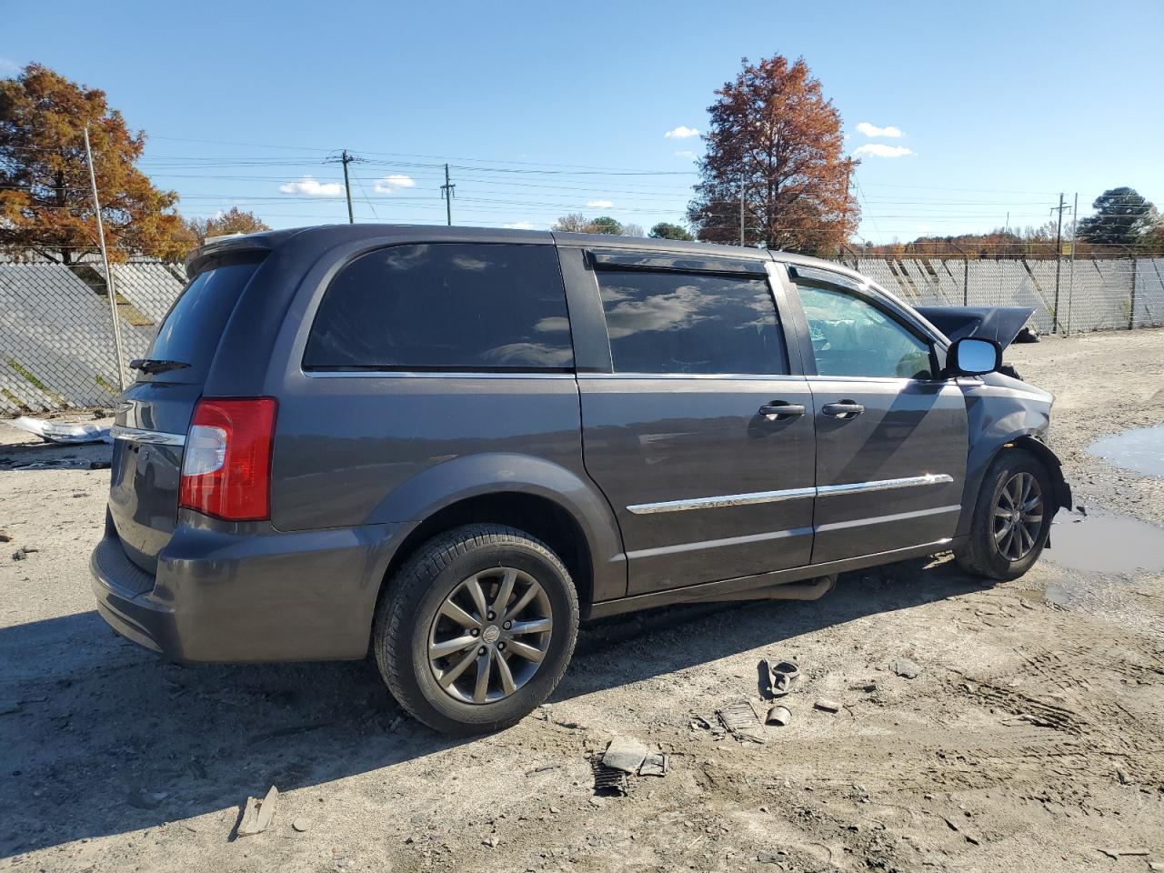 CHRYSLER TOWN & COUNTRY S