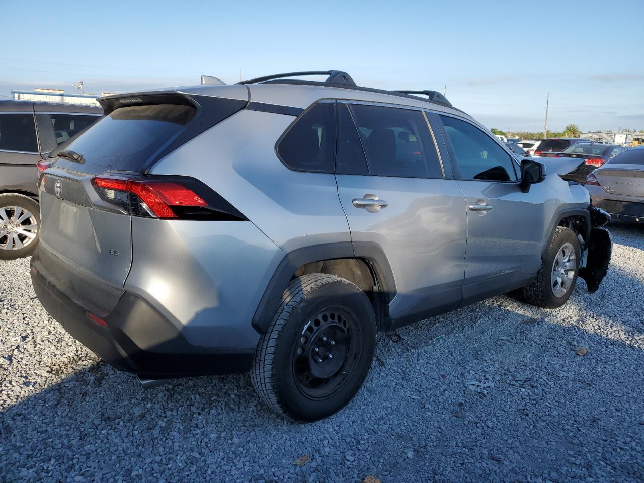 TOYOTA RAV4 LE