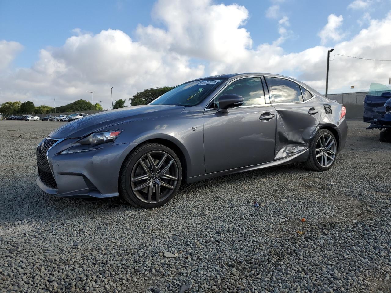 LEXUS IS 200T