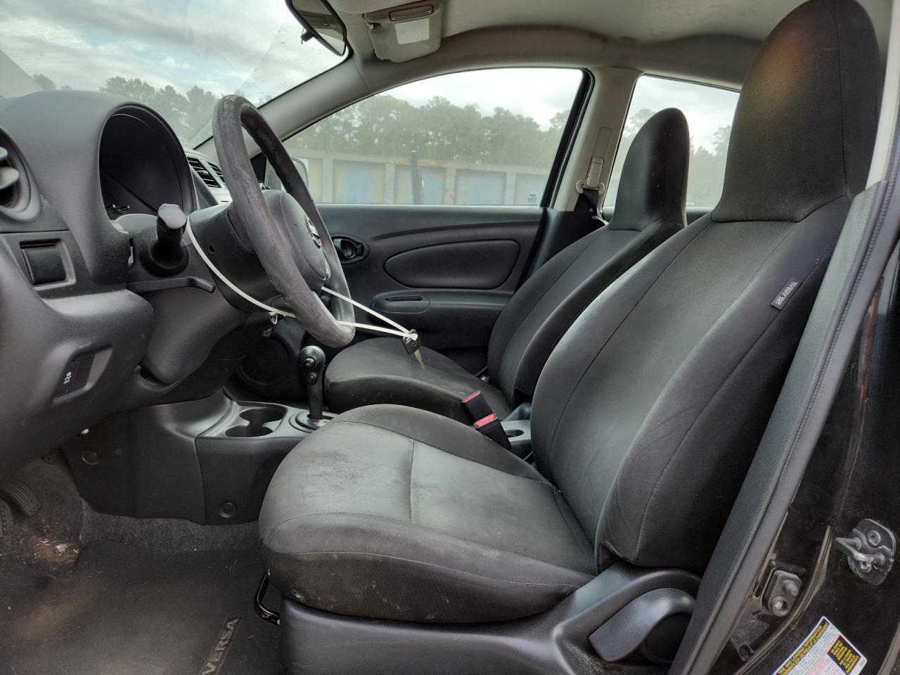 NISSAN VERSA S