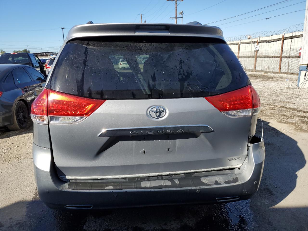 TOYOTA SIENNA XLE