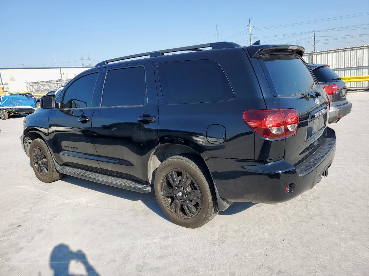 TOYOTA SEQUOIA SR5