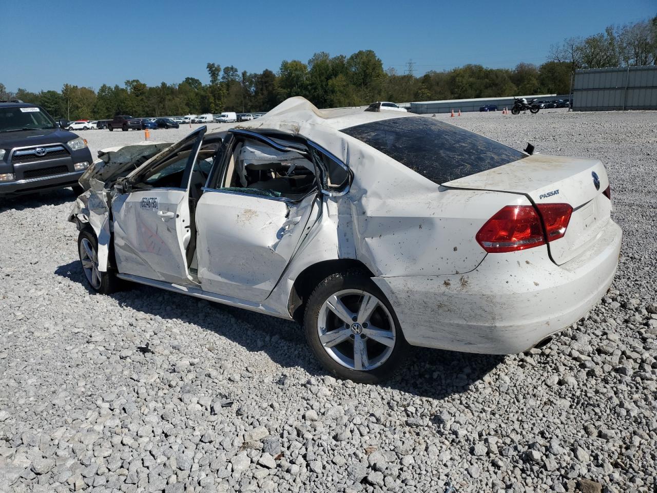 VOLKSWAGEN PASSAT SE