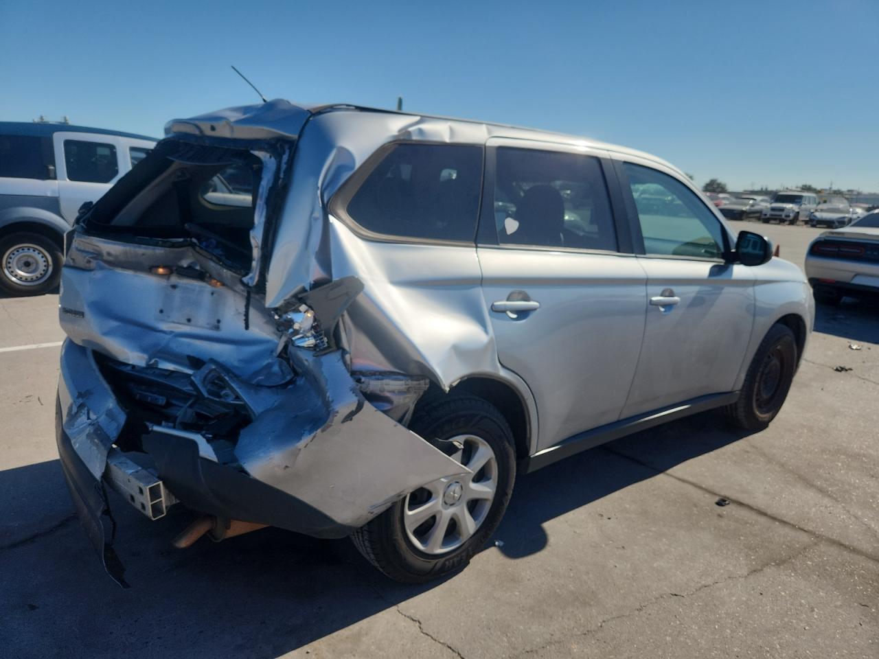 MITSUBISHI OUTLANDER ES