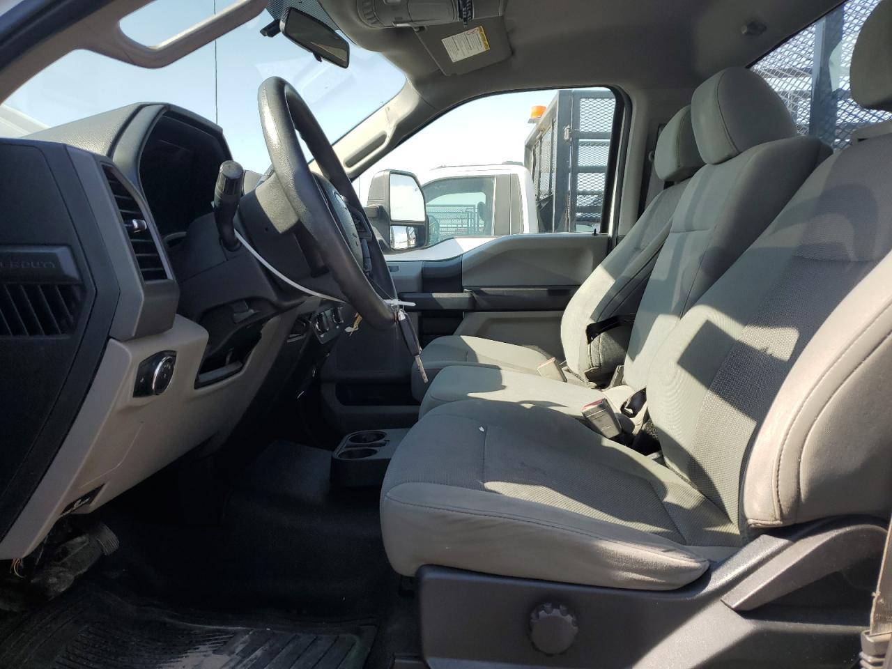 FORD F-550 SUPER DUTY