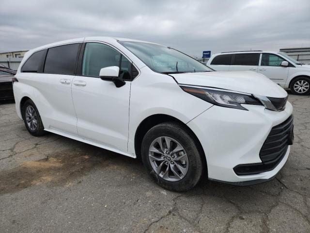 2022 TOYOTA SIENNA LE - 5TDKRKECXNS102875