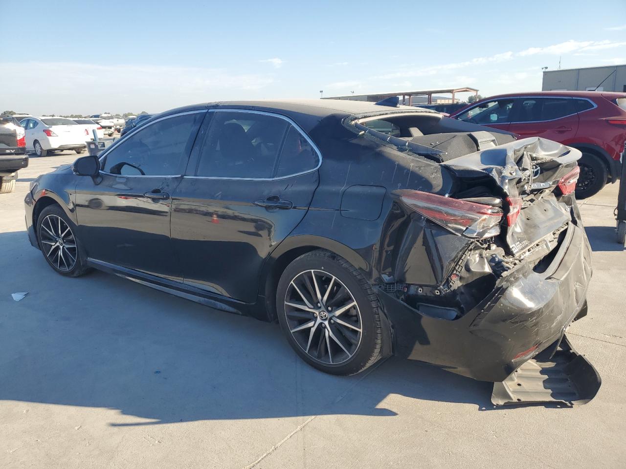 TOYOTA CAMRY SE NIGHT SHADE