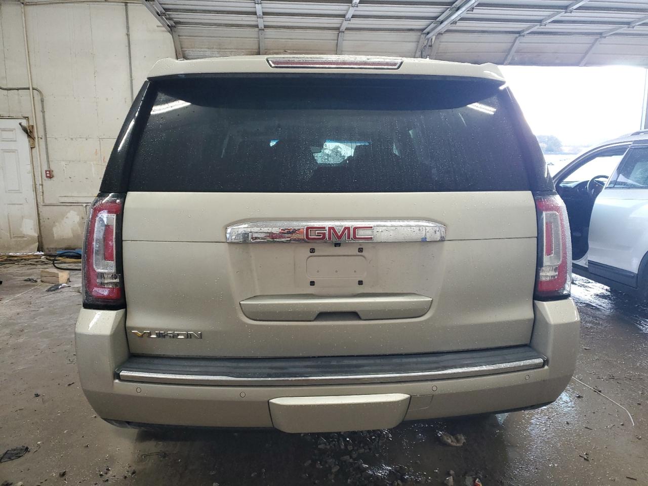 GMC YUKON DENALI