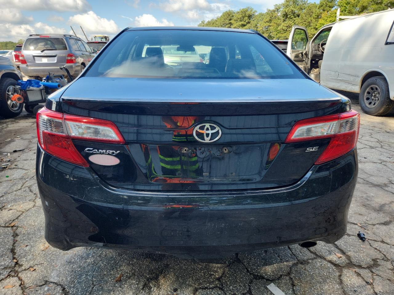 TOYOTA CAMRY BASE