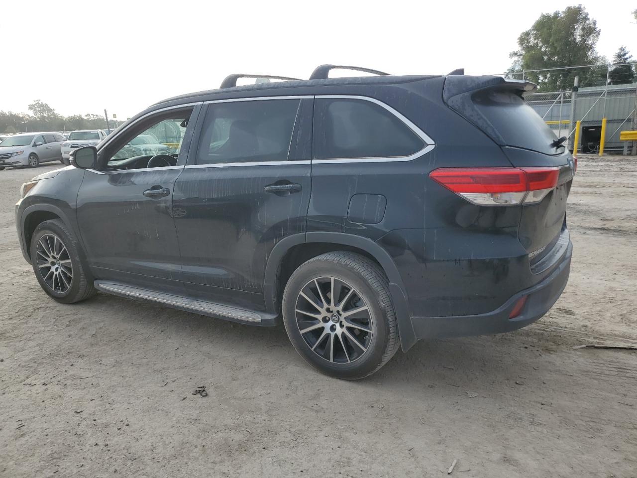 TOYOTA HIGHLANDER SE