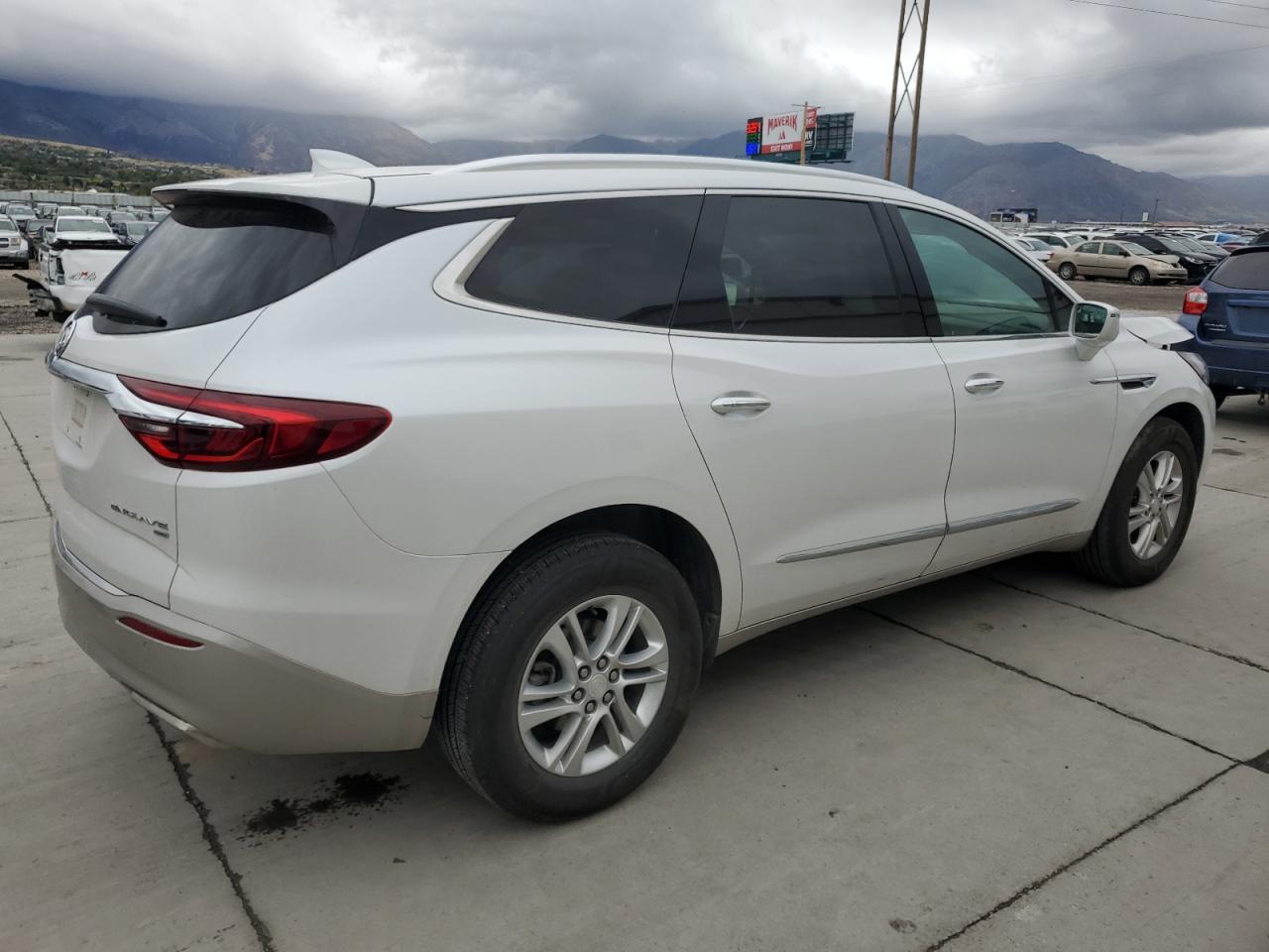 BUICK ENCLAVE ESSENCE