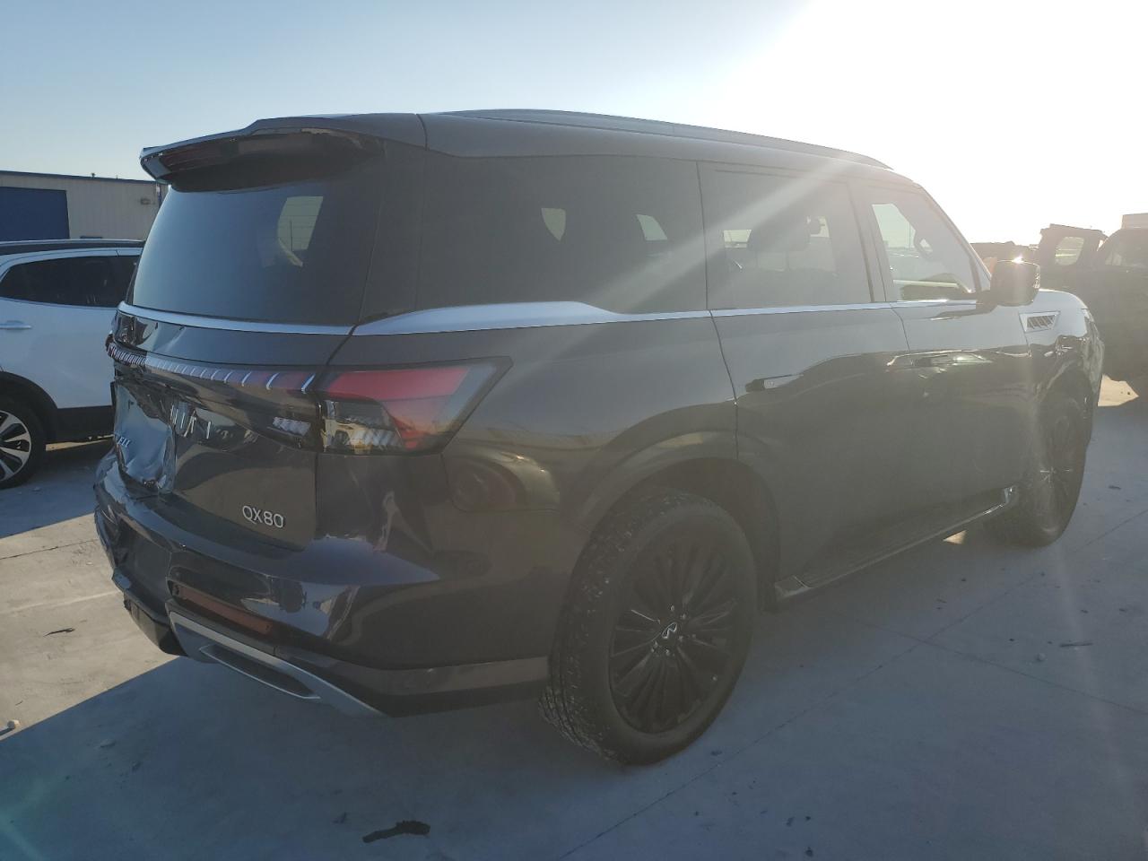 INFINITI QX80 LUXE