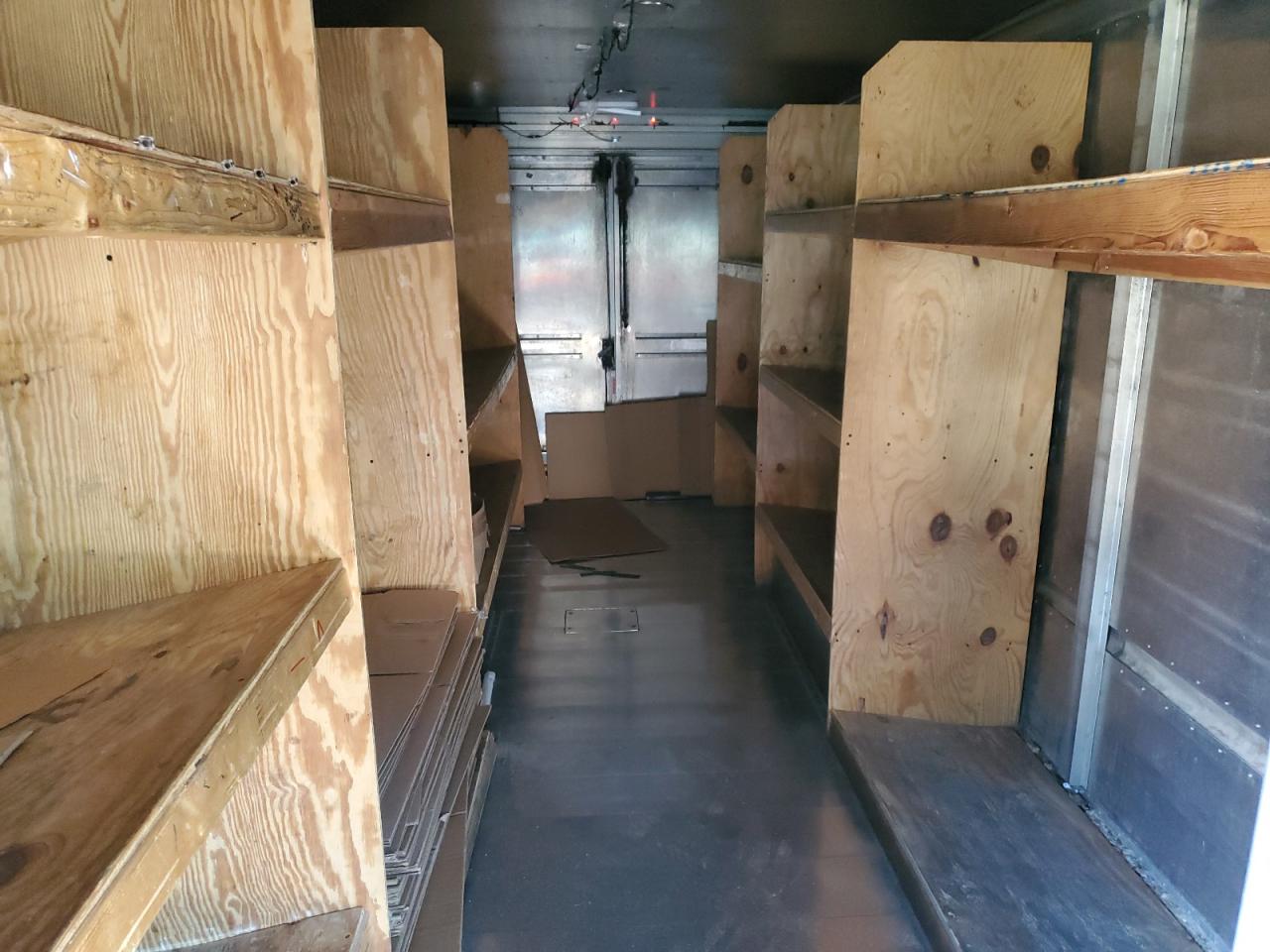 Lot #3305302348 2016 FORD E450