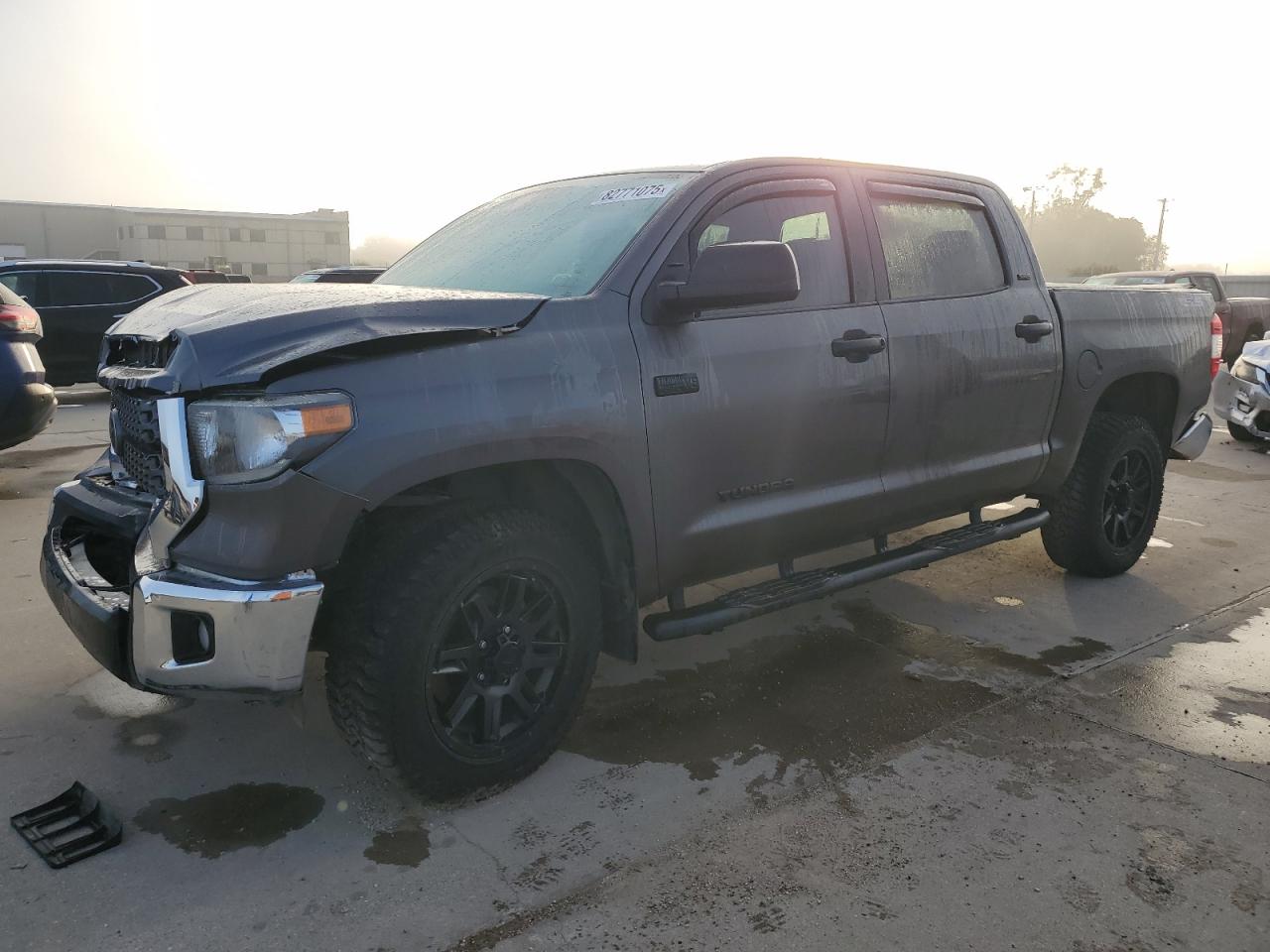 TOYOTA TUNDRA CREWMAX SR5