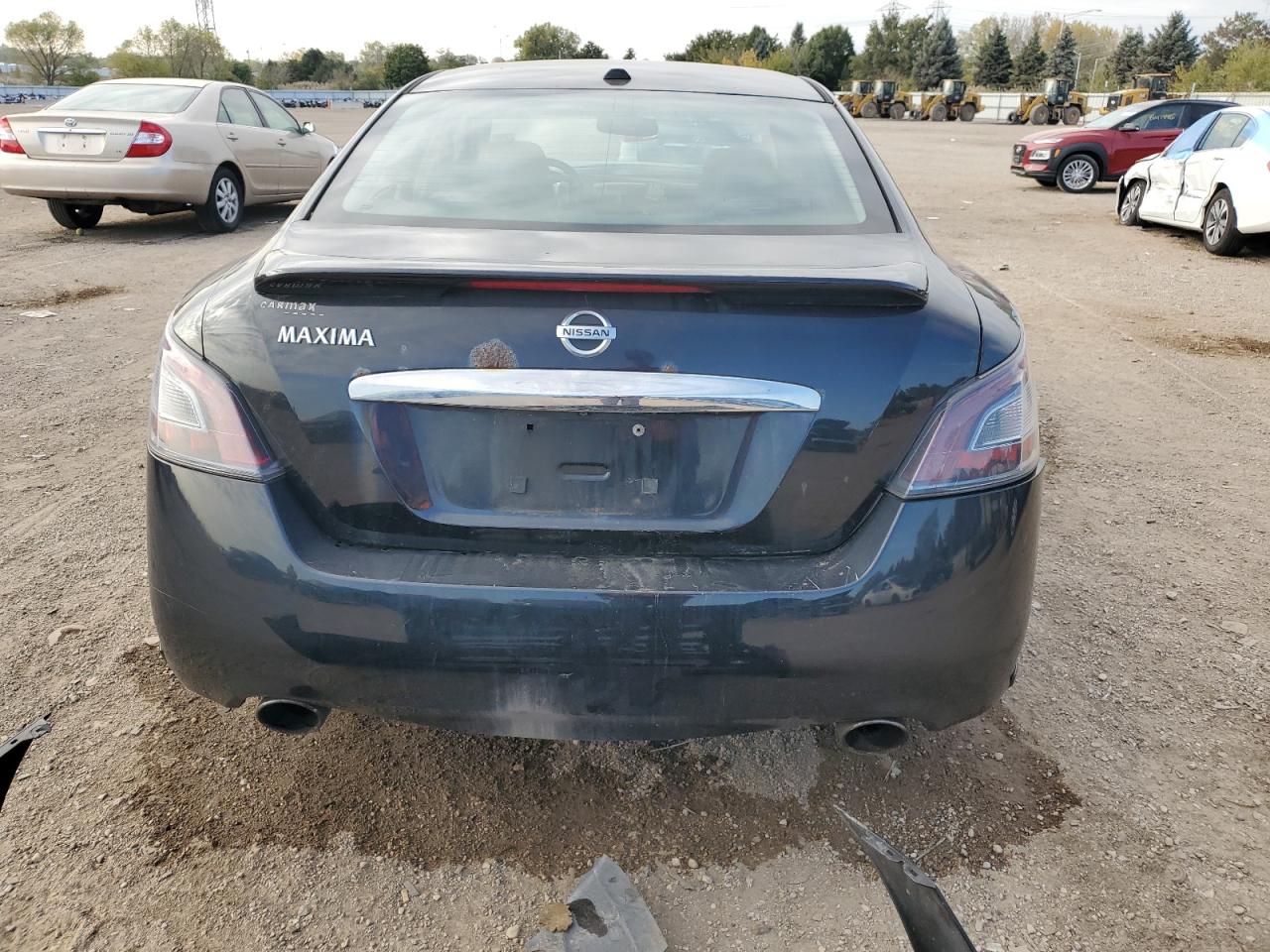 NISSAN MAXIMA S