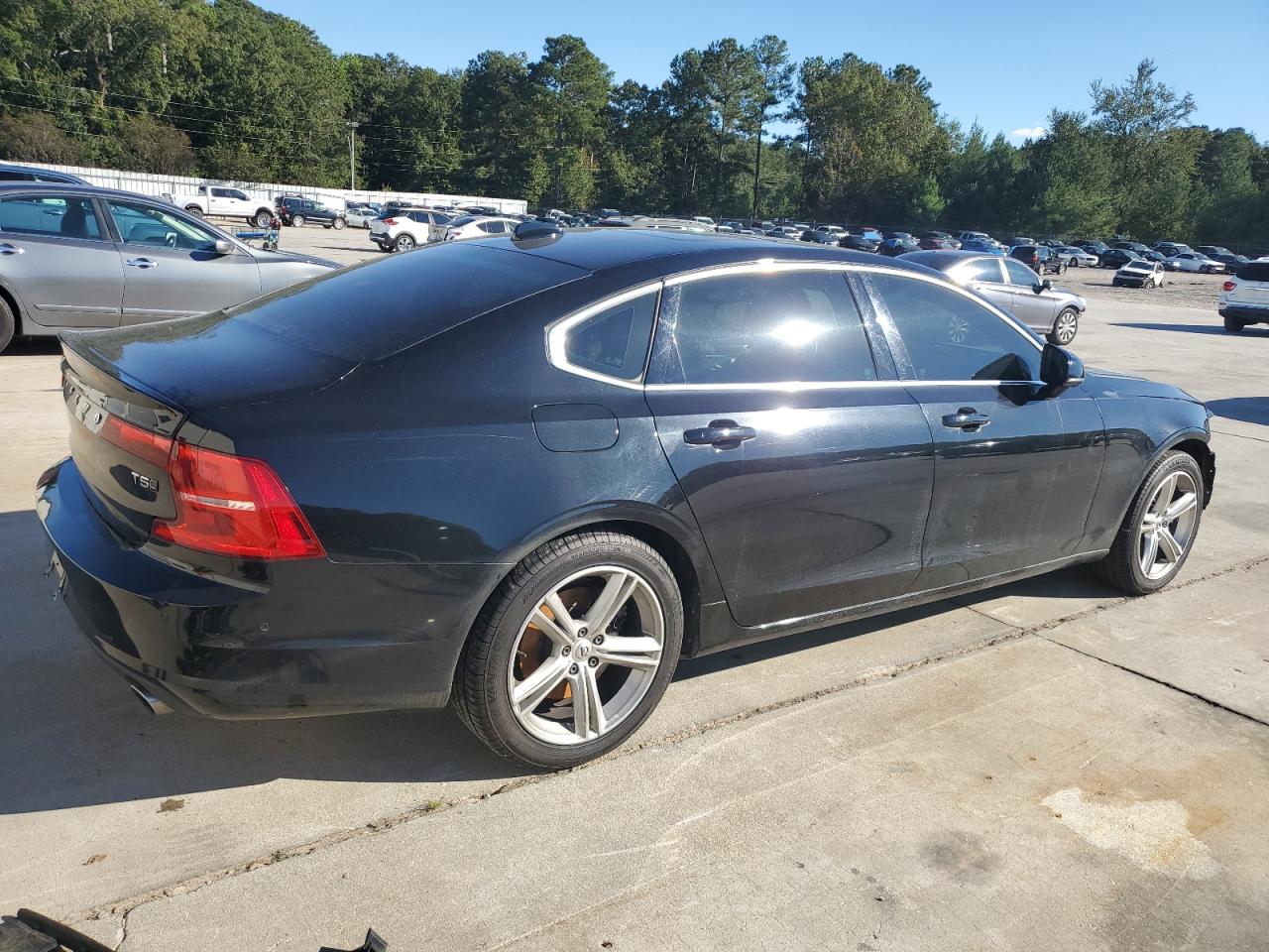 VOLVO S90 T5 MOMENTUM