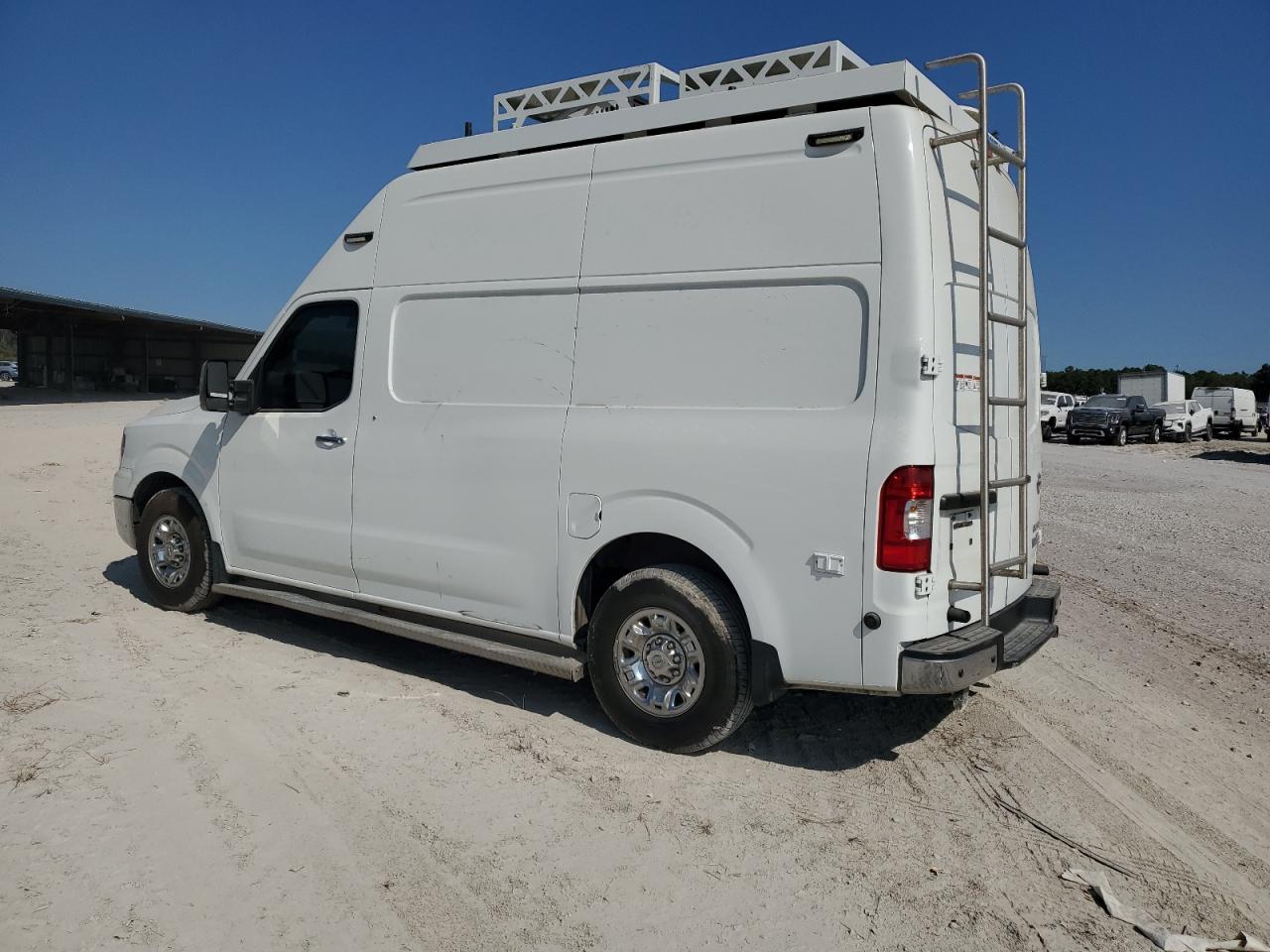 NISSAN NV2500 2500 S
