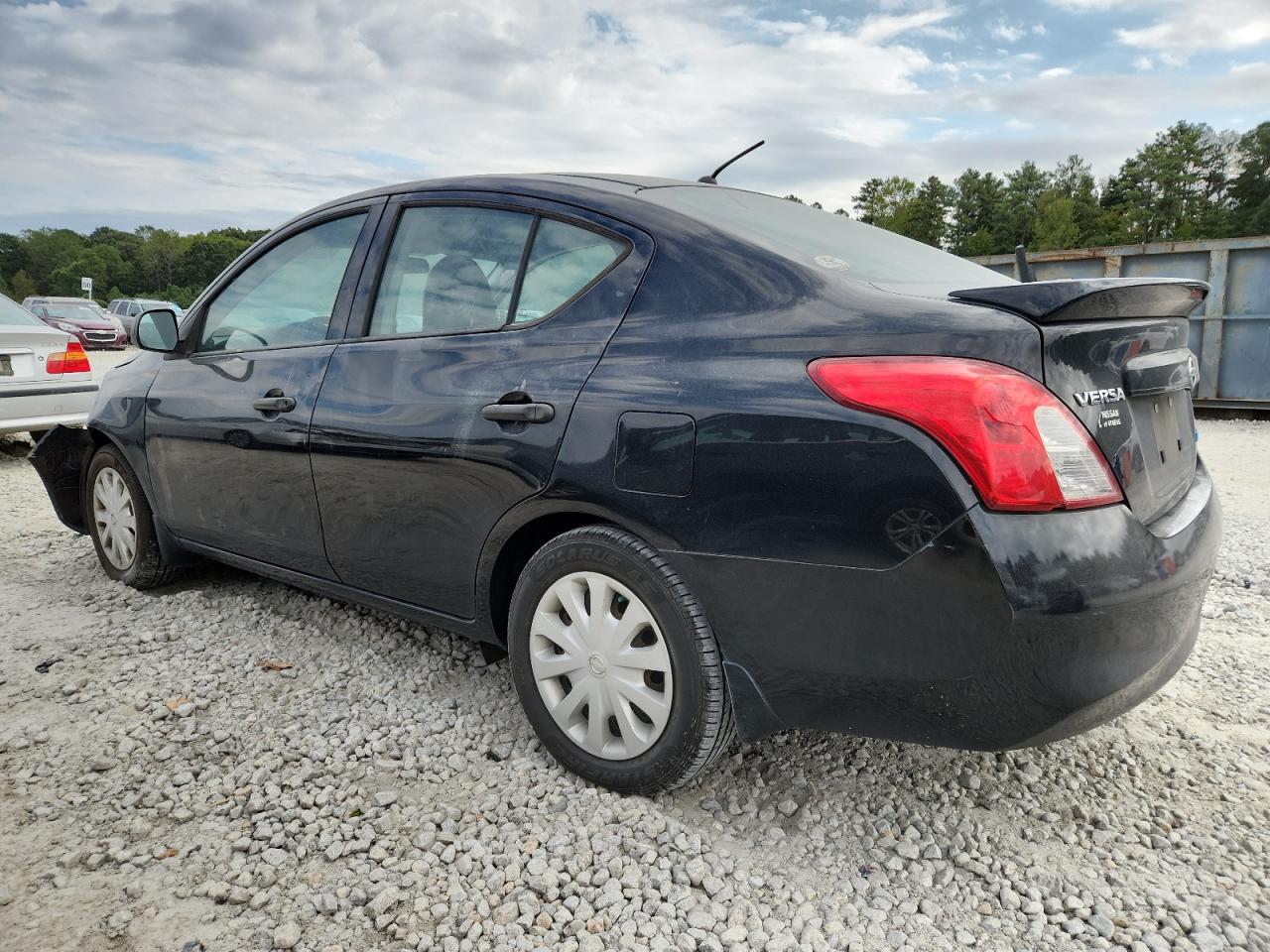 NISSAN VERSA S