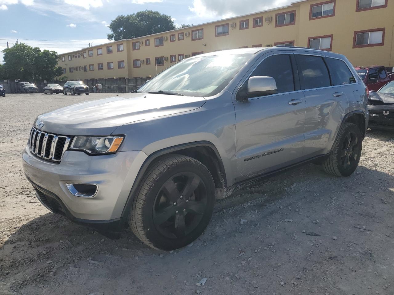 JEEP GRAND CHEROKEE LAREDO