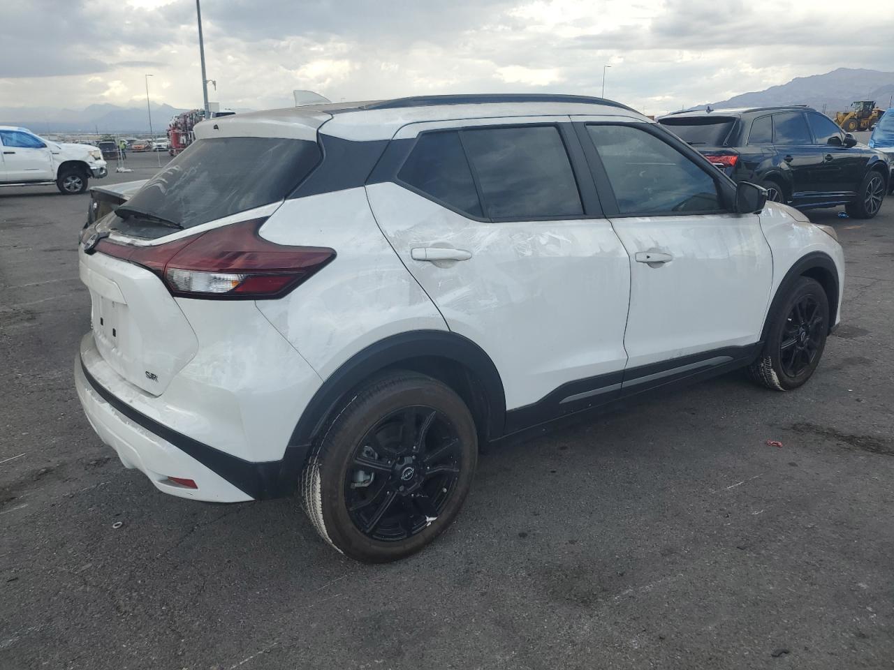 NISSAN KICKS SR