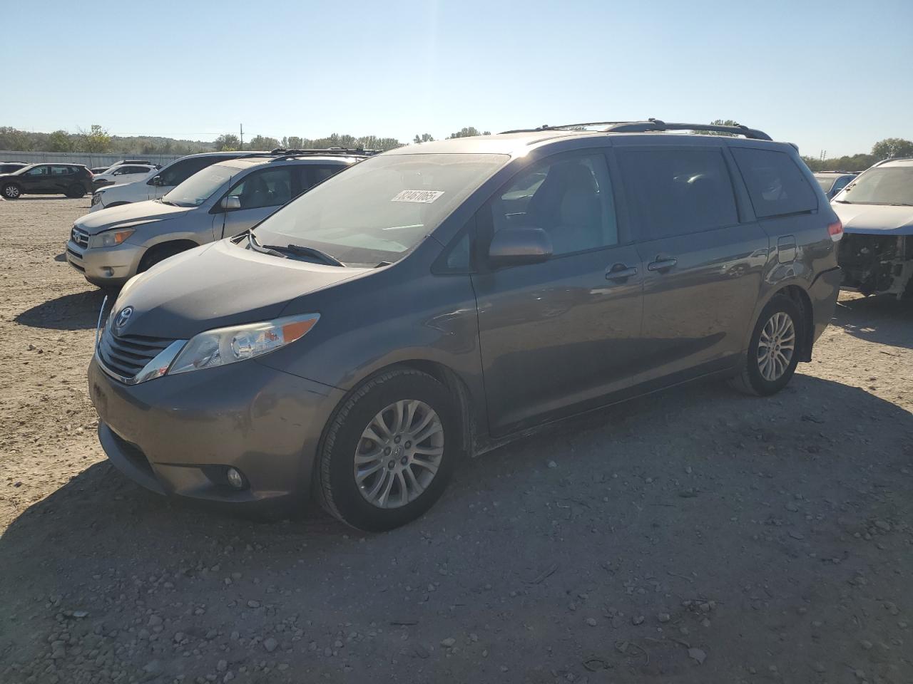 TOYOTA SIENNA XLE