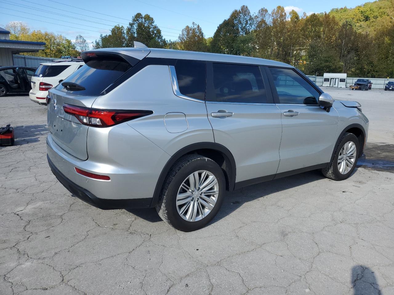 MITSUBISHI OUTLANDER ES