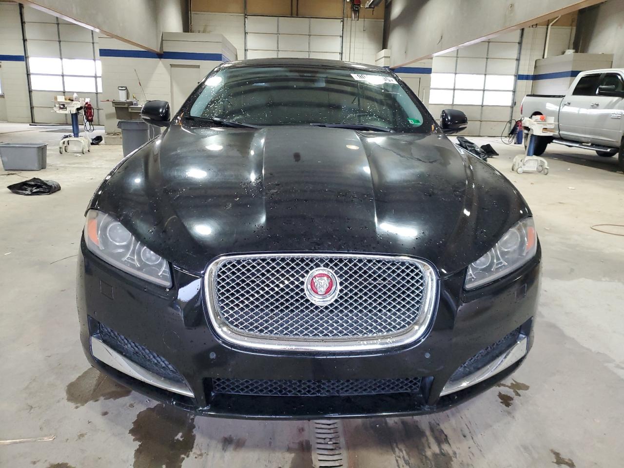 JAGUAR XF 2.0T PREMIUM