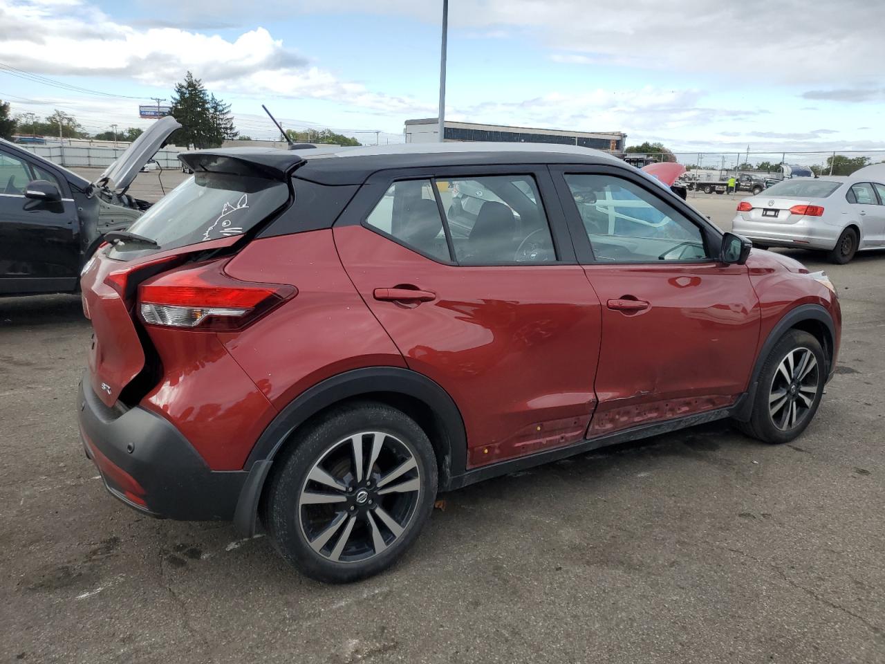 NISSAN KICKS SR