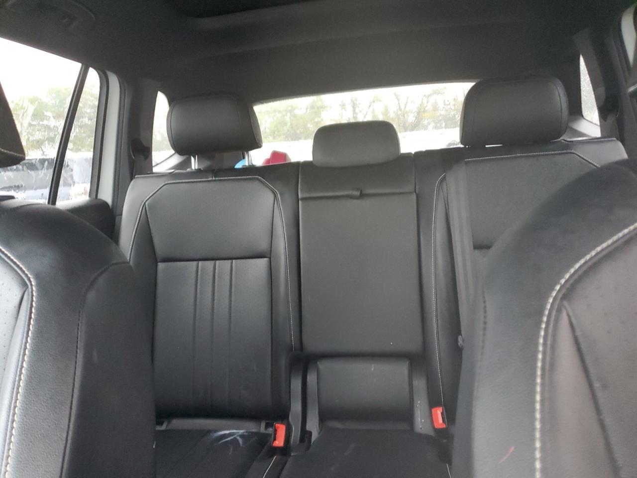 VOLKSWAGEN TIGUAN SE R-LINE BLACK