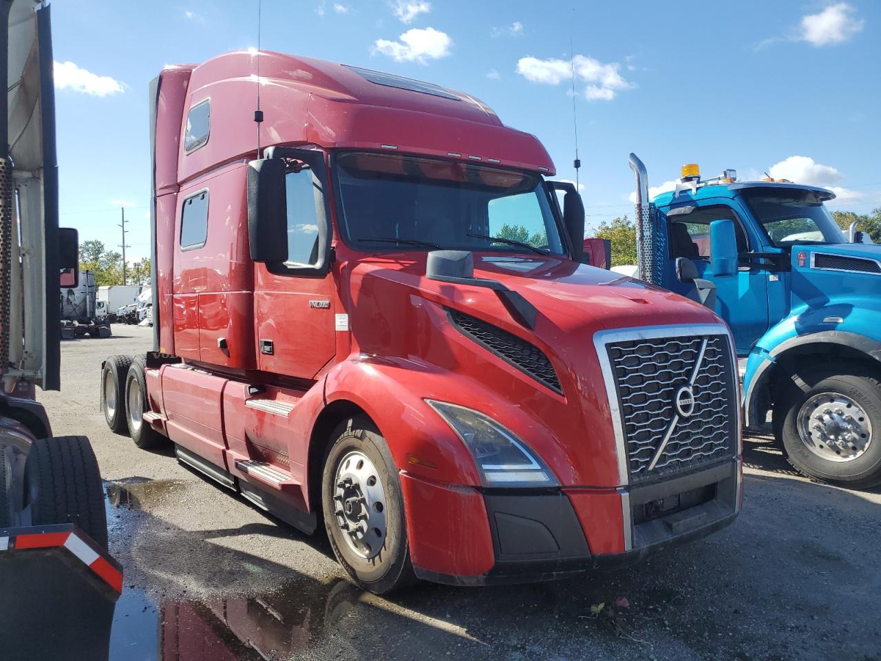  Salvage Volvo Vn