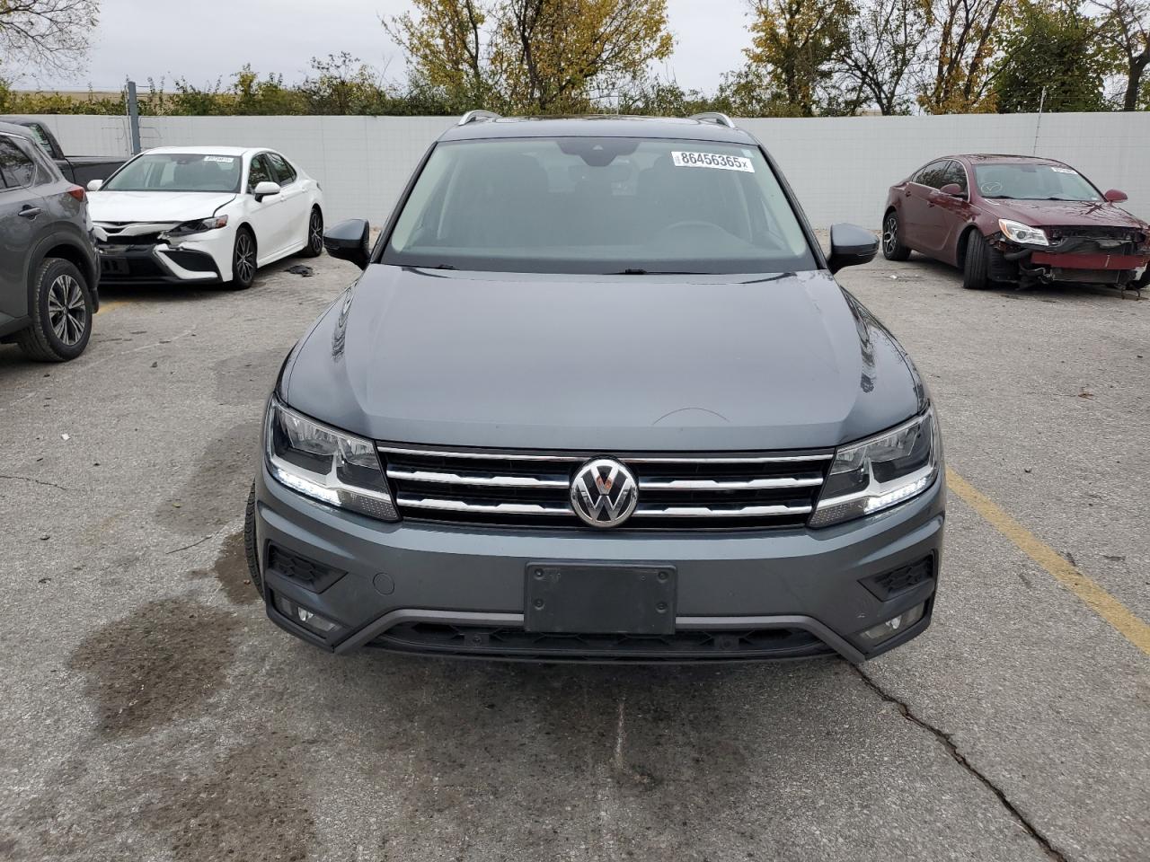 VOLKSWAGEN TIGUAN SE