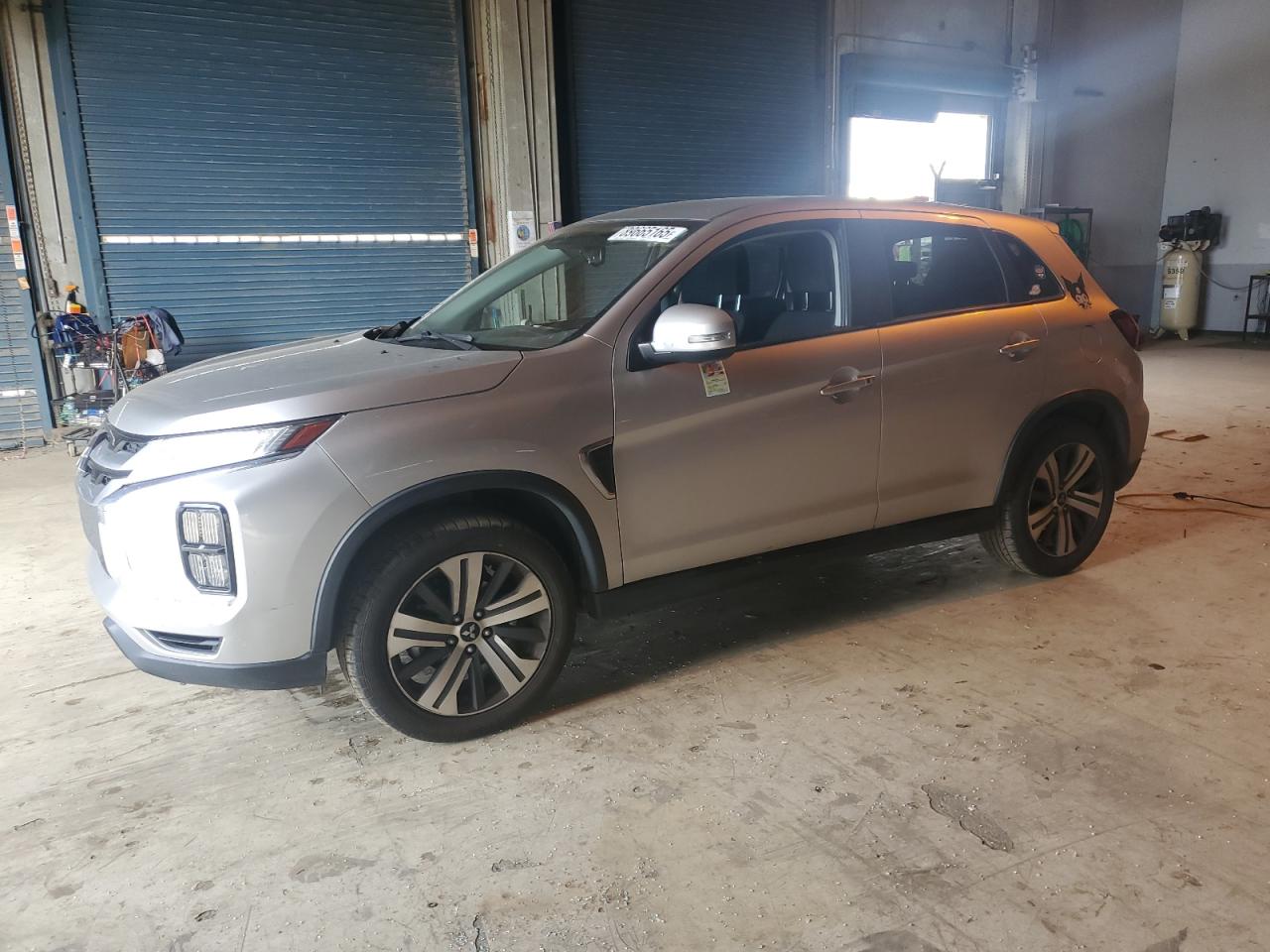 MITSUBISHI OUTLANDER ES