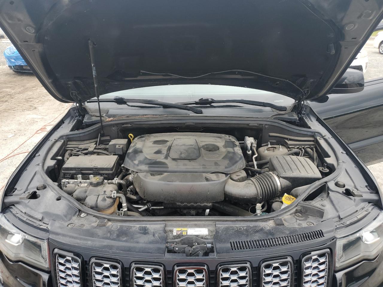 JEEP GRAND CHEROKEE LAREDO