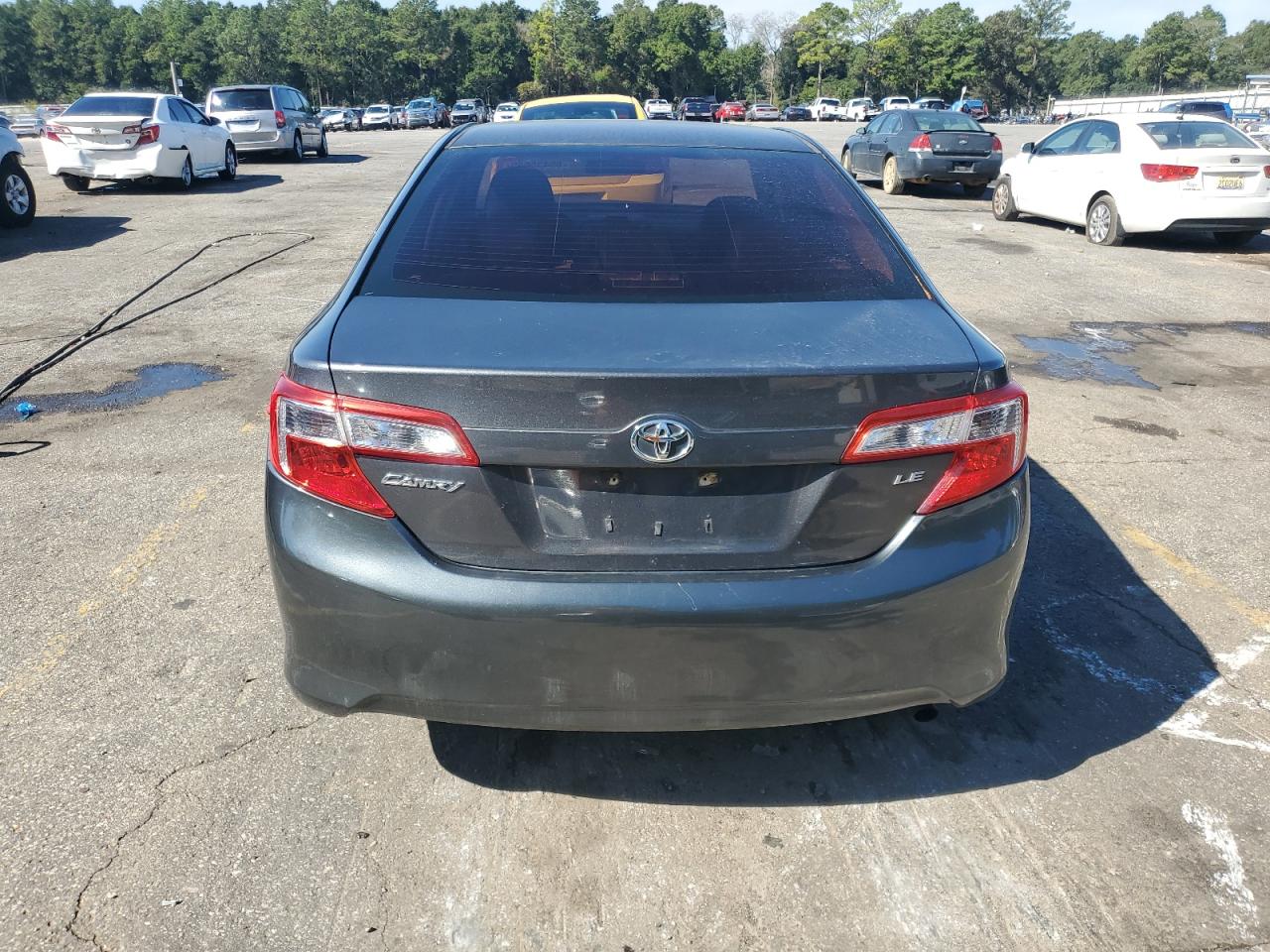 TOYOTA CAMRY BASE