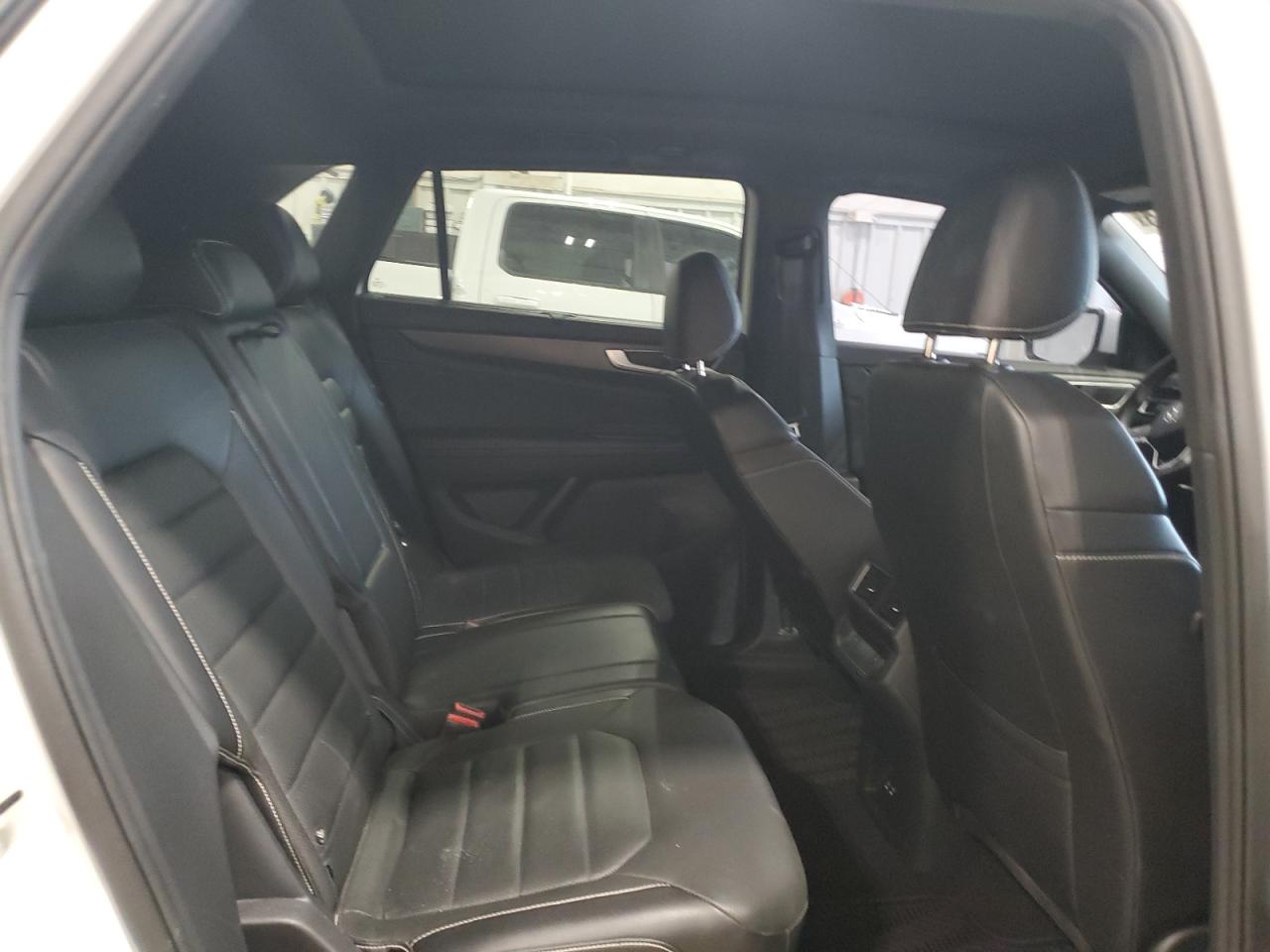 VOLKSWAGEN ATLAS CROSS SPORT SEL R-LINE