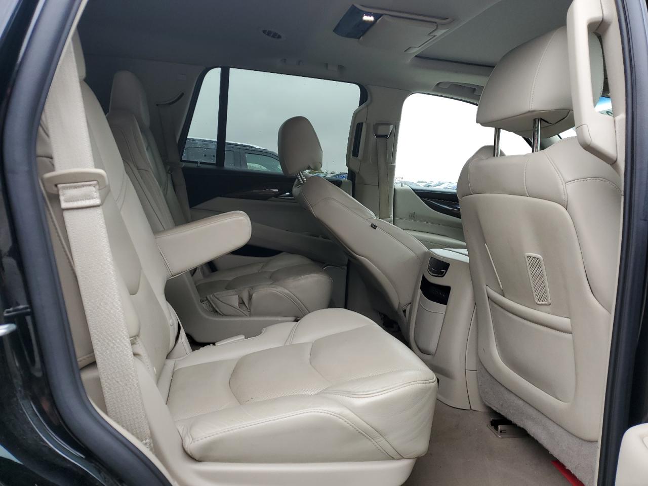 CADILLAC ESCALADE PREMIUM LUXURY