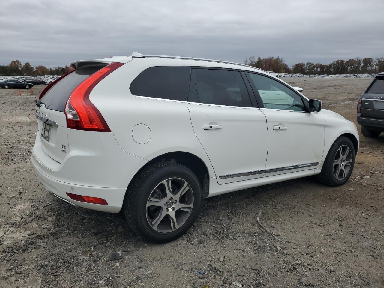 VOLVO XC60 T6 PREMIER