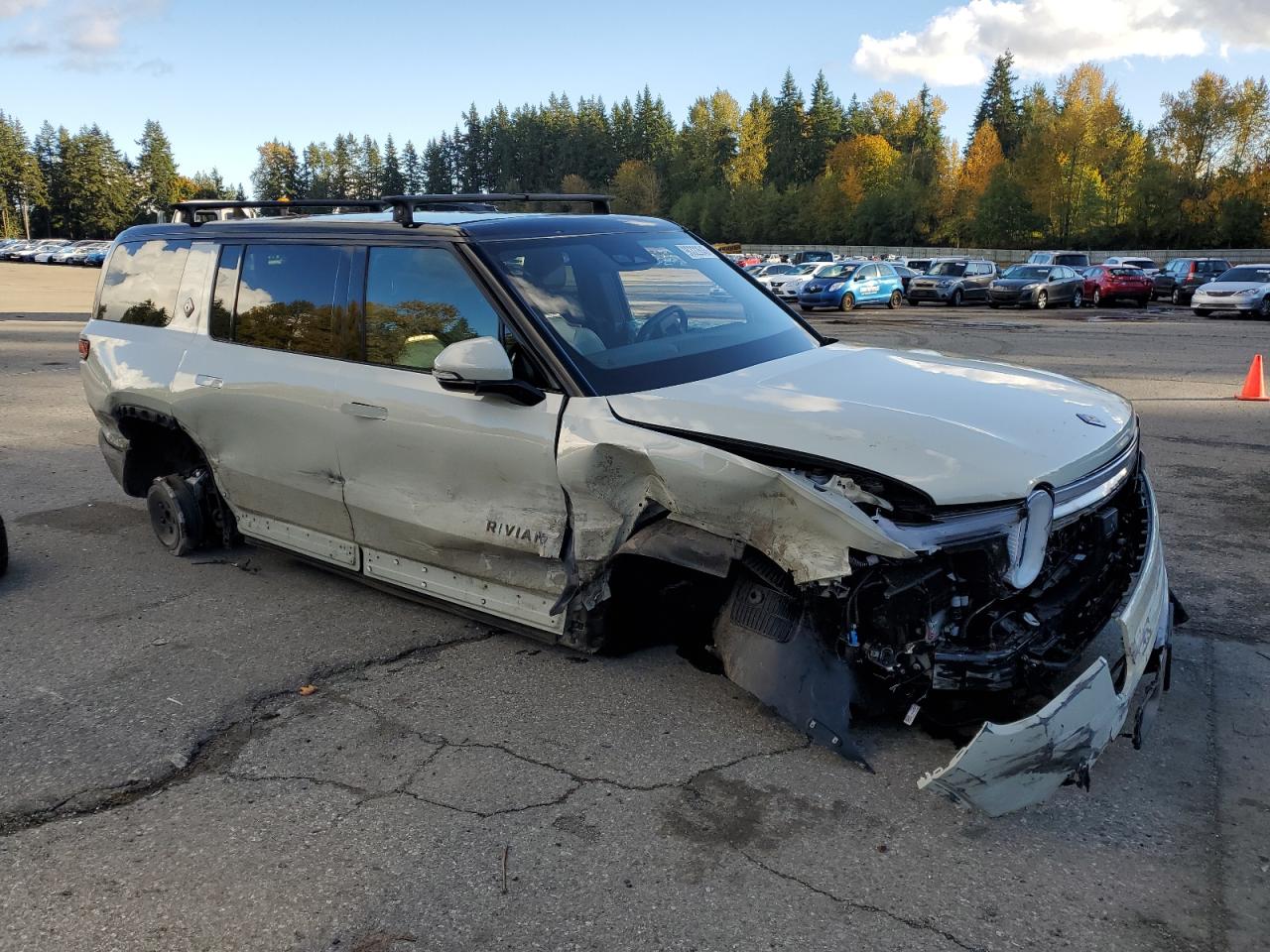 RIVIAN R1S ADVENTURE