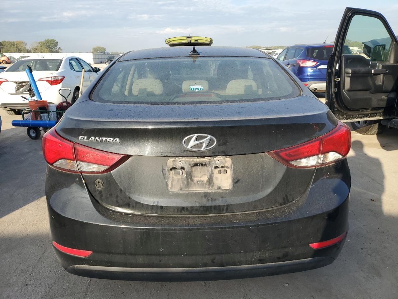 HYUNDAI ELANTRA SE