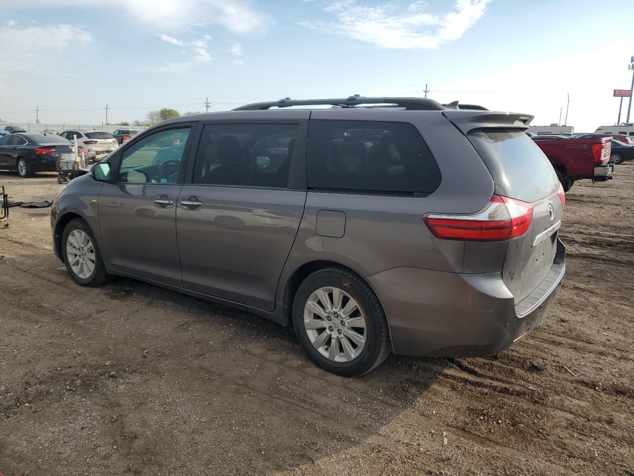 TOYOTA SIENNA XLE