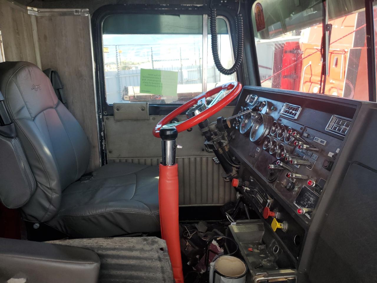 Lot #3270294976 1983 KENWORTH CONSTRUCT