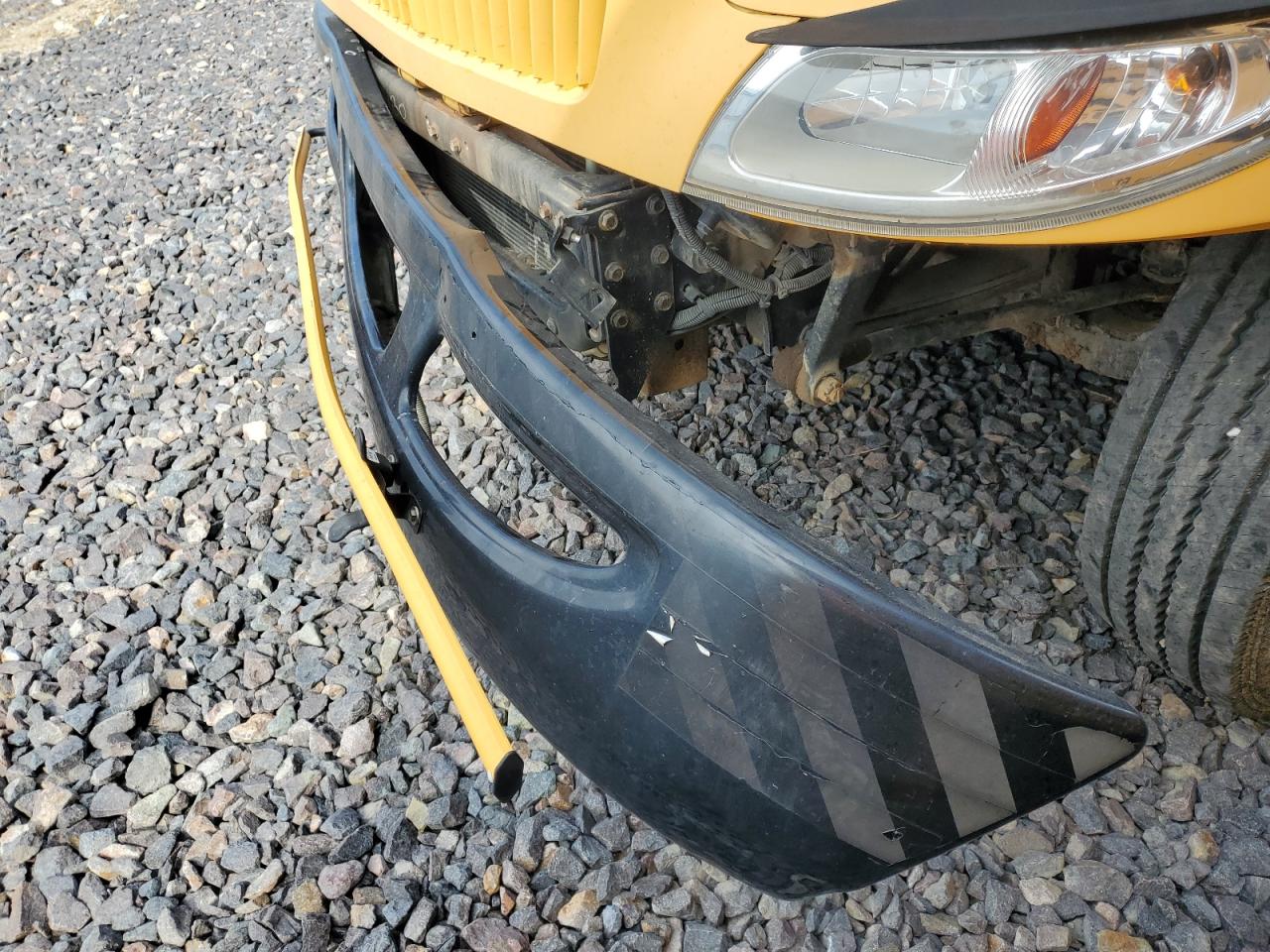 Lot #3290271227 2014 THOM CE SERIES SCHOOL