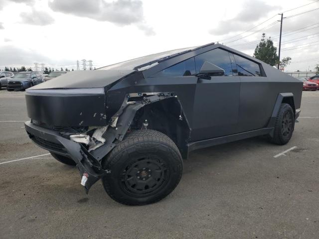TESLA CYBERTRUCK