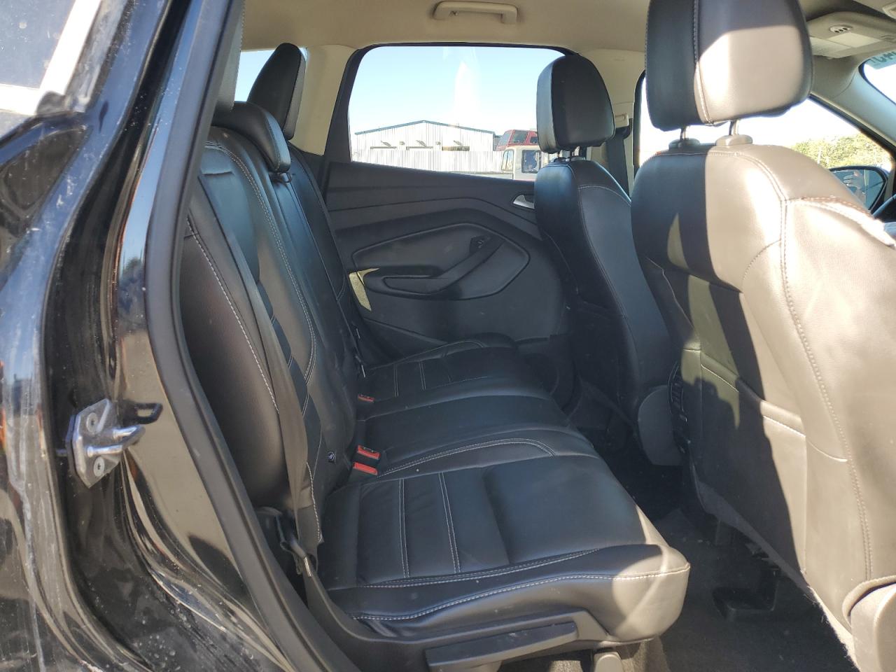 FORD ESCAPE TITANIUM