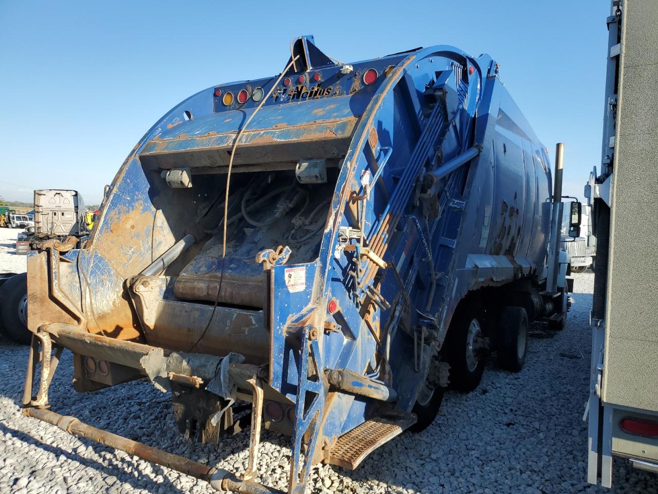 Lot #3268919214 2008 INTERNATIONAL 7000 7400