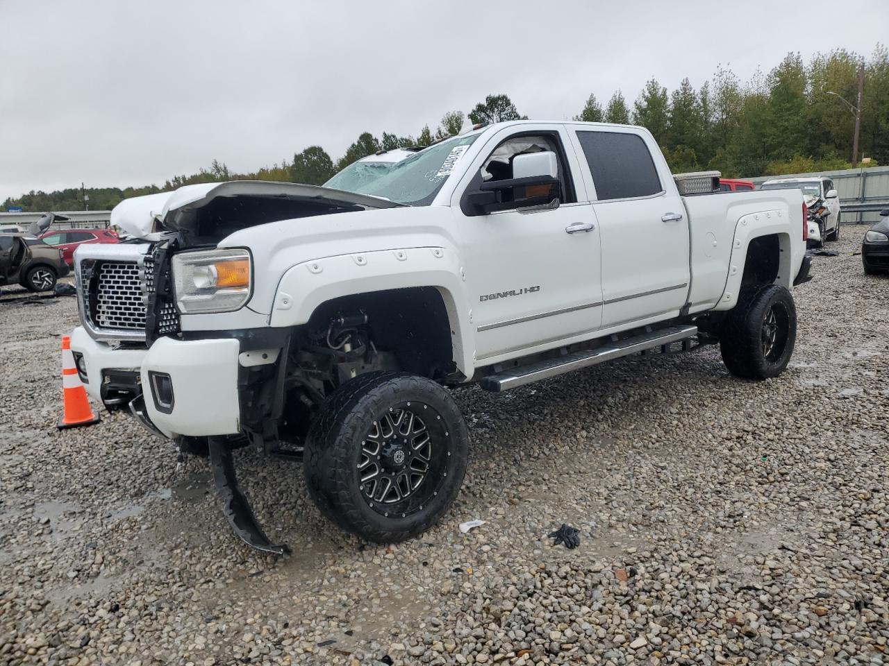 GMC SIERRA K2500 DENALI